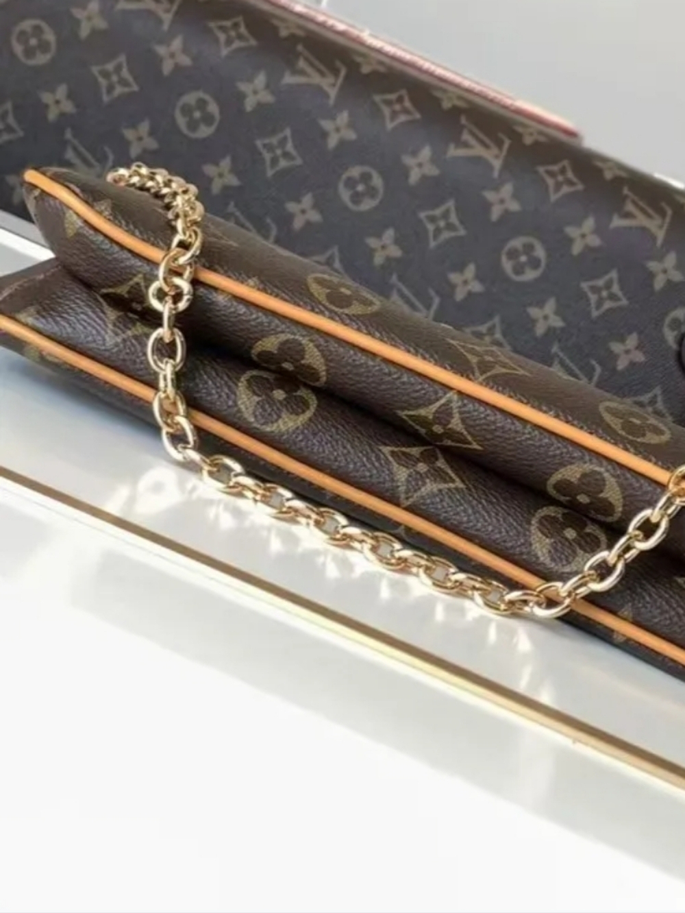 Louis Vuitton Brown Monogram Pochette Accessoire Crossbody Bag (COPY) - Picture 4 of 9